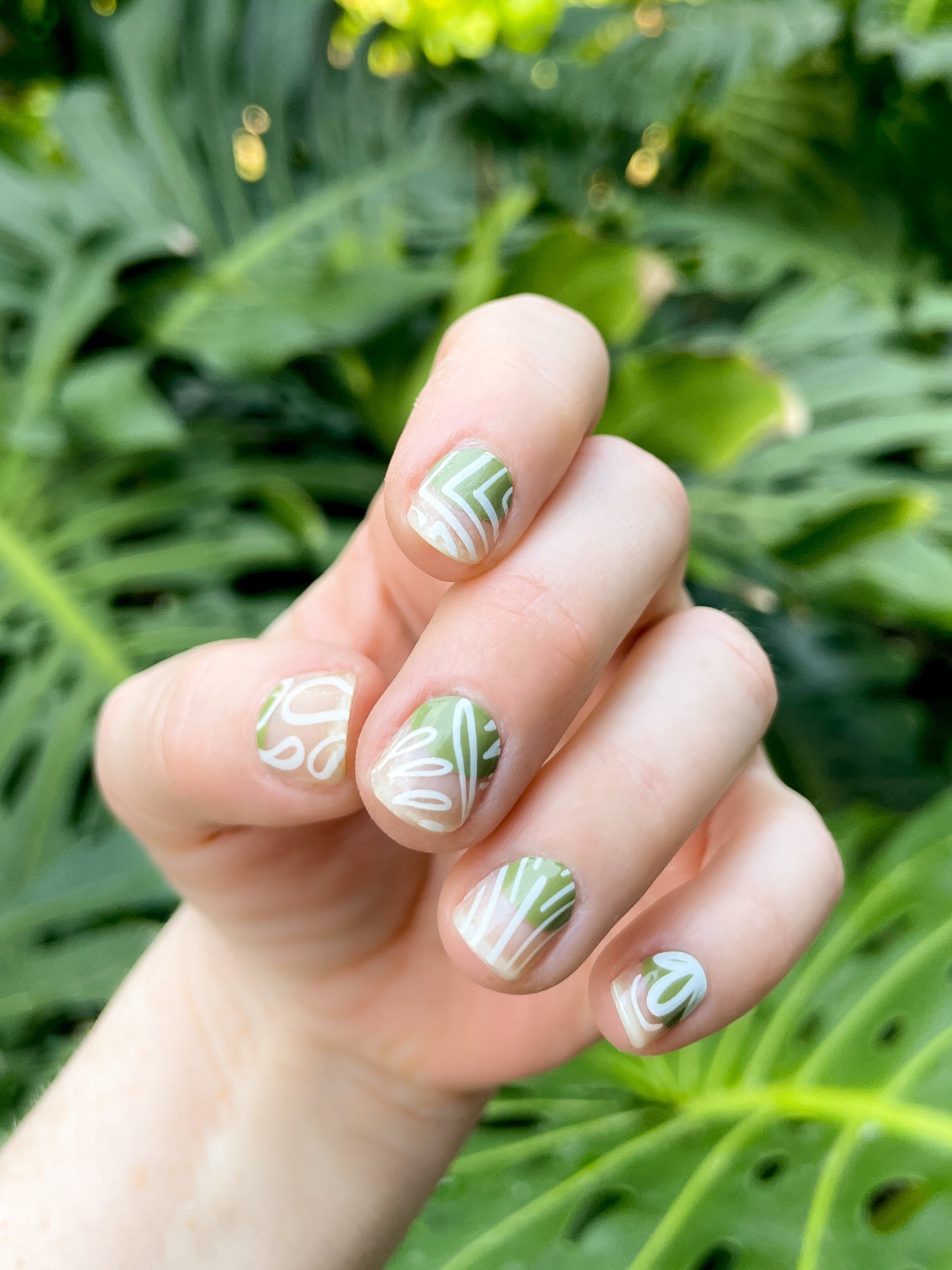 'Bohemian Jungle' White Line Art Henna Transparent Nail Wrap Kit